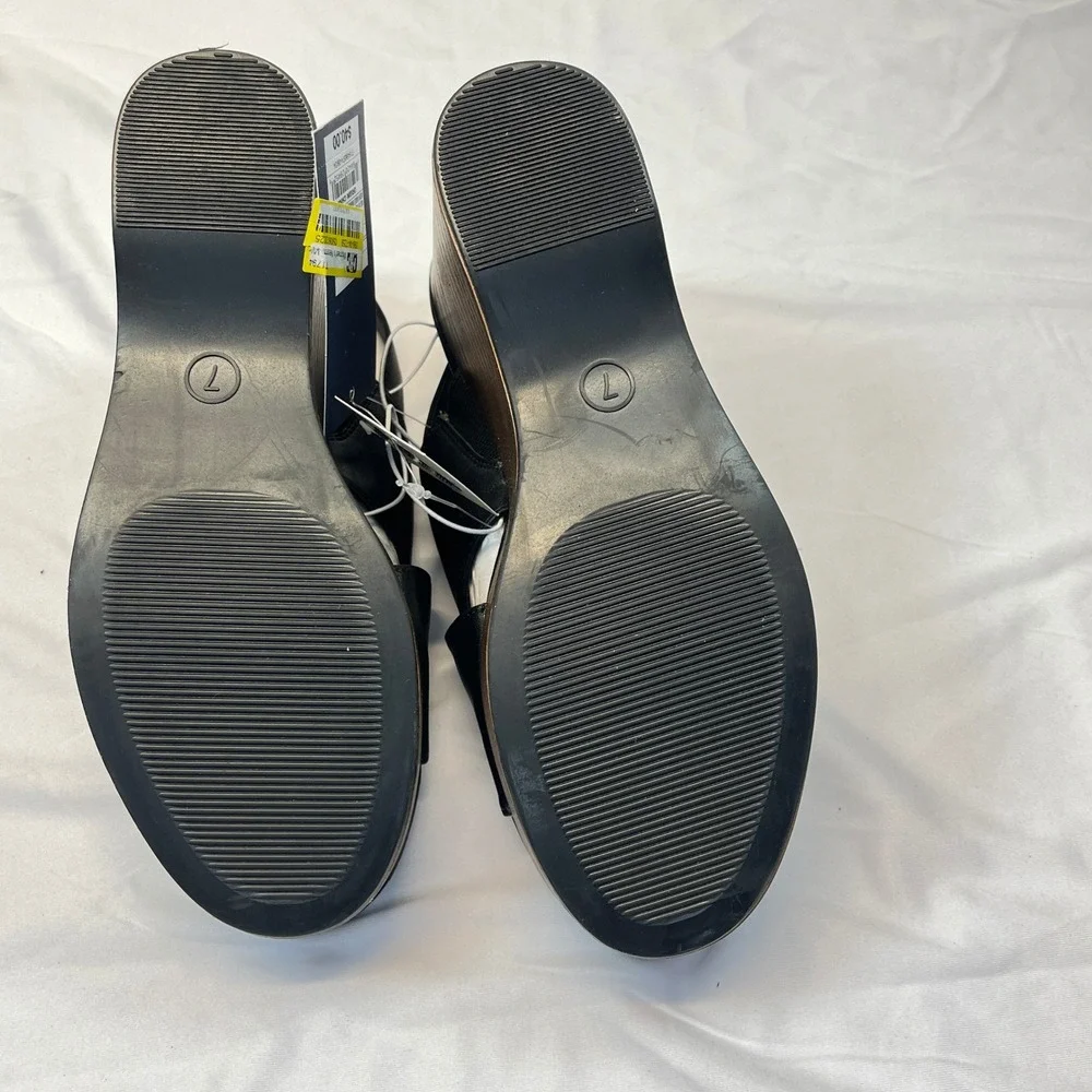 Women's Naomi Wood Wedge Heels with Memory Foam Insole - Universal Thread Size 7 - Picture 7 of 9